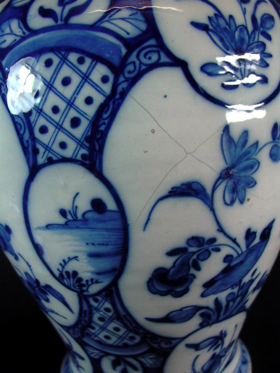 museale Fayence   Deckelvase 1750   Delft (1)